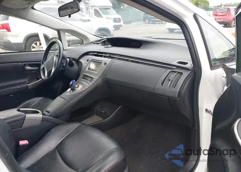 2013 Toyota Prius Three Se z USA, uszkodzony, nr VIN JTDKN3DU7D5588500